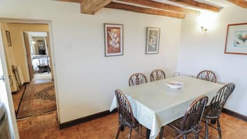 Cottage | Dining