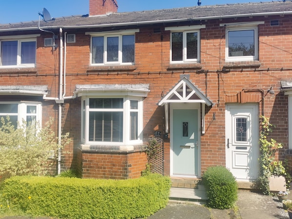 Cottage | Front of property - Mallard Cottage (Tadcaster)