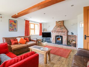 Cottage | Living area - Grooms Cottage (Leicester)