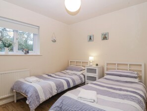 Cottage | 3 bedrooms, individually decorated, individually furnished, free WiFi - Bwthyn y Mor (Porthmadog)