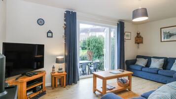 Cottage | Ruang tamu | TV Pintar