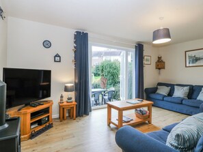 Cottage | Living area | Smart TV - Bwthyn y Mor (Porthmadog)