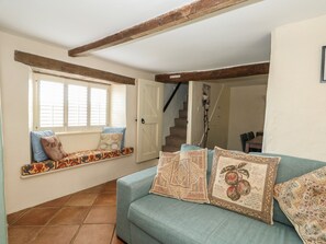 Cottage | Living area - Bumble Bee (Oakham)