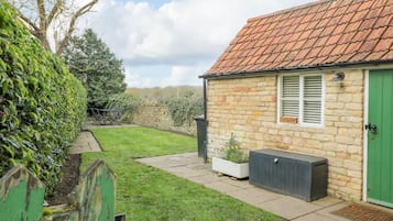 Cottage | Property grounds