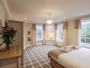 8 bedrooms, individually decorated, individually furnished, free WiFi - The Manor House (Scarborough)