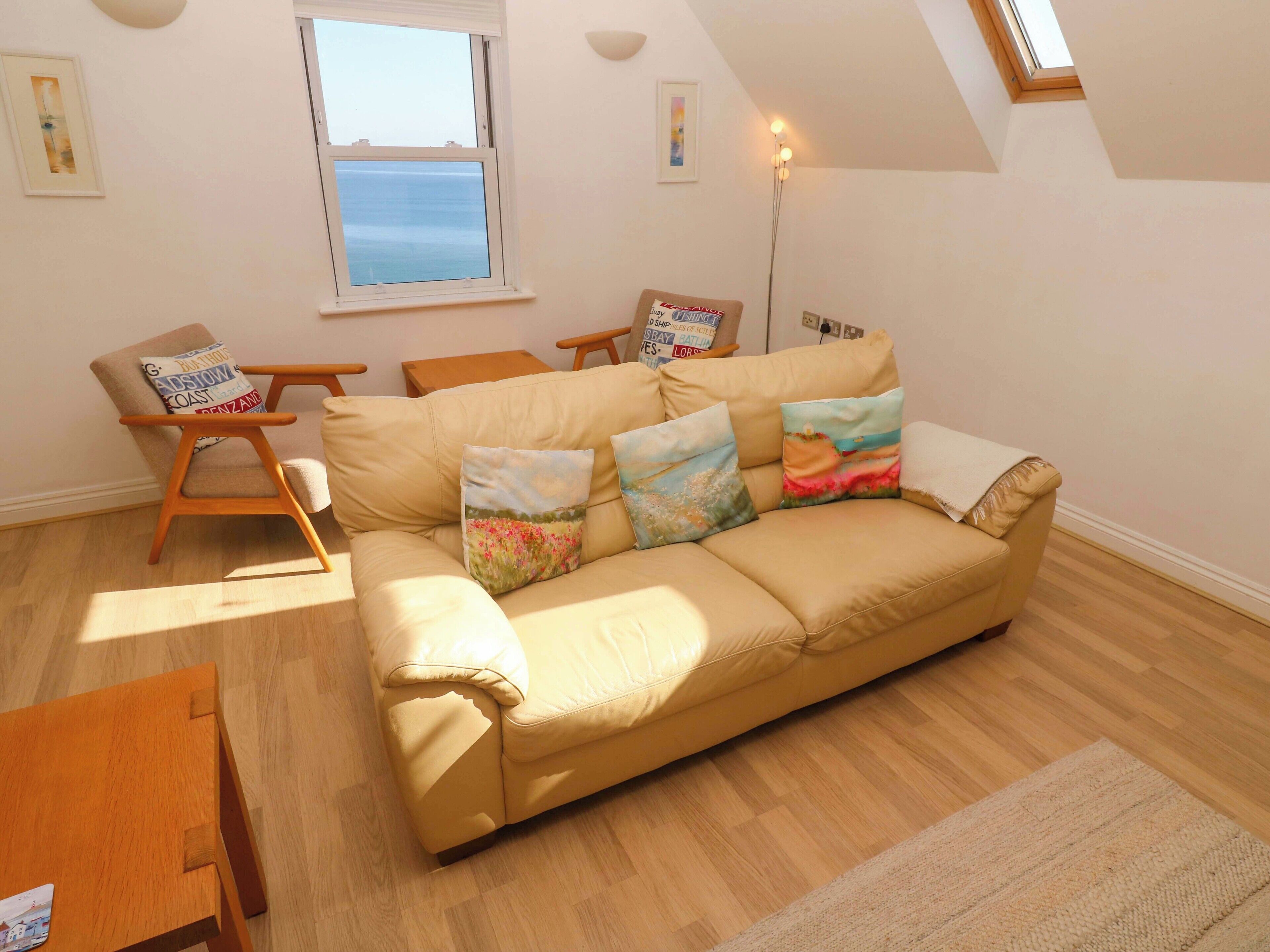 Cottage | Living area