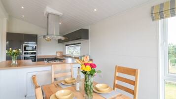 Cottage | Dining