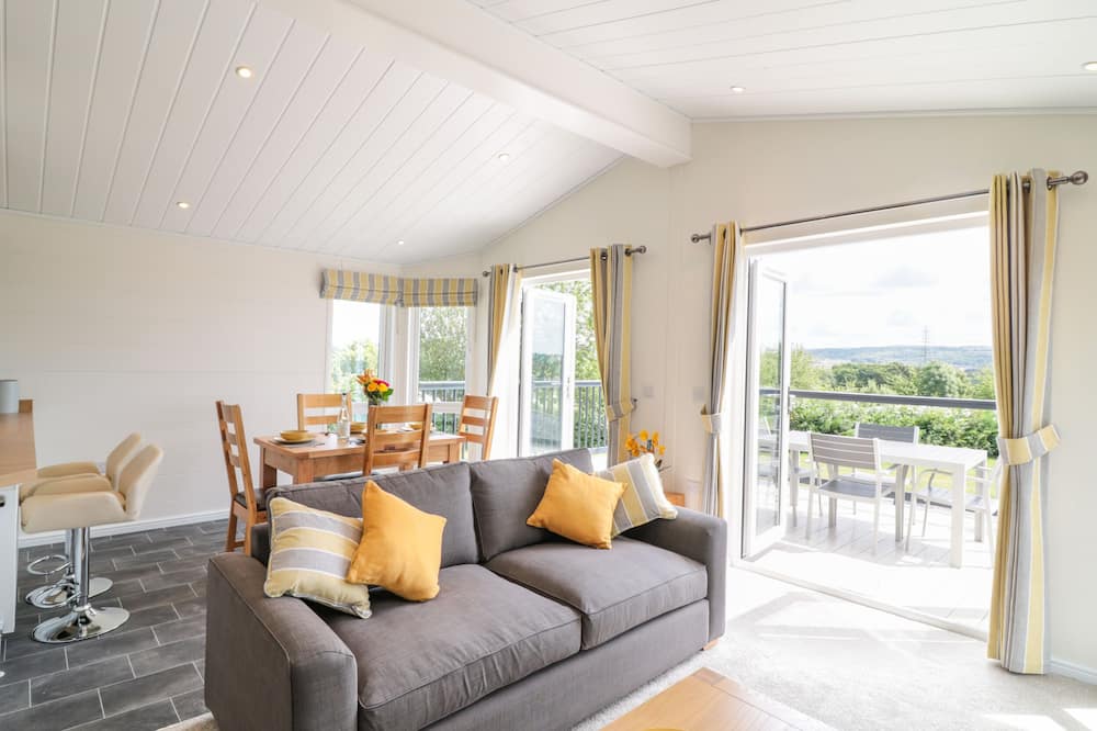 Alder Lodge - Southcott