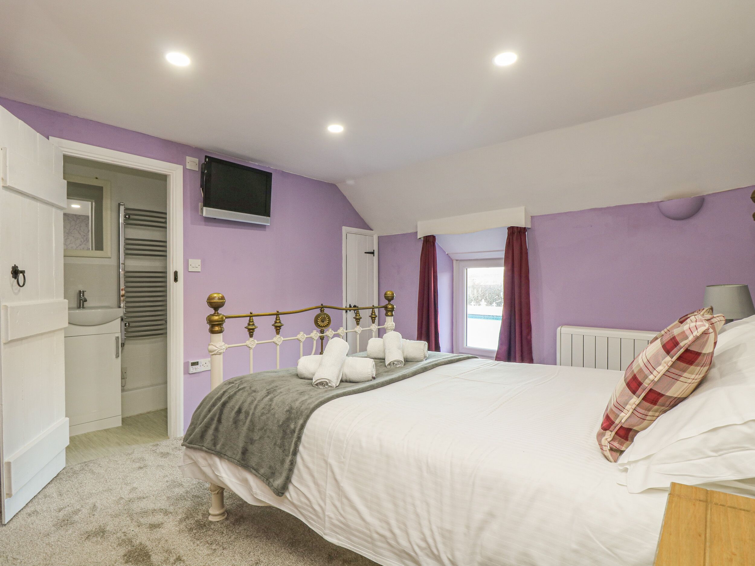 Cottage | 2 phòng ngủ, trang trí khác biệt 