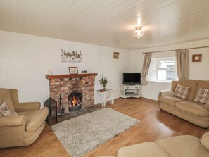 Cottage | Living area - Shaws Hill Farmhouse (Ballymena)