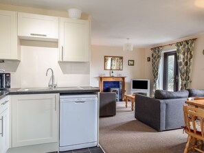 Cottage | Private kitchen | Microwave, stovetop, dishwasher, high chair - Campion Cottage (Bude)