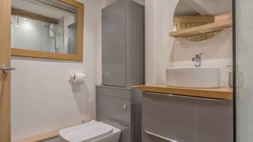 Cottage | Bilik Mandi | Pancuran mandi