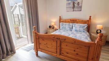 6 bedrooms, individually decorated, individually furnished, free WiFi