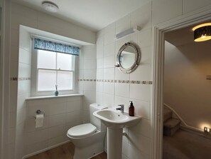 Bathroom - The Ferryman (Weymouth)