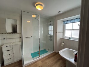 Bathroom - The Ferryman (Weymouth)