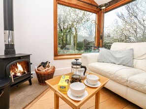 Cottage | Living room - Puffin Cottage (Axminster)