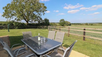 Cottage | Outdoor dining