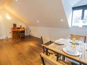 Cottage | Private kitchen | Fridge, stovetop, dishwasher, electric kettle