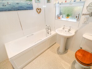 Cottage | Bathroom | Shower - Middle Cottage (Leyburn)