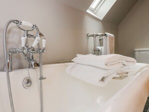 Cottage | 4 bedrooms, individually decorated, individually furnished, free WiFi - Easter Cottage (Burford)