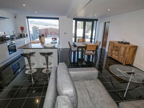 Cottage | Interior - Lower Lake View (Windermere)
