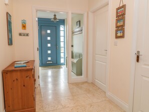 5 bedrooms, individually decorated, individually furnished, free WiFi