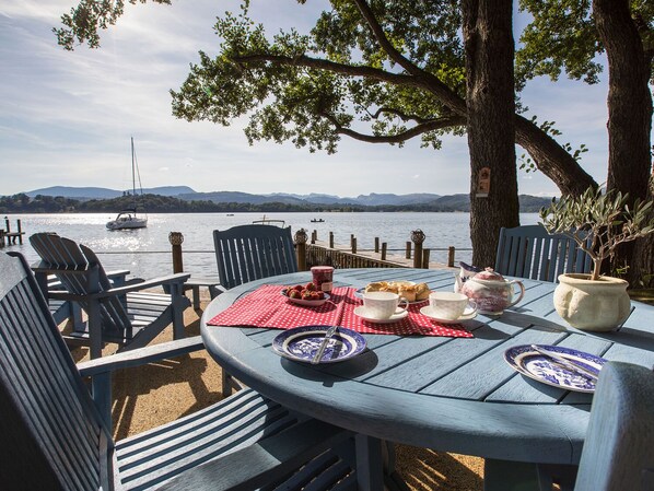 تناول الطعام