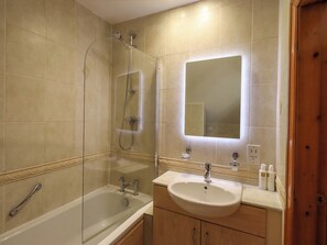 Cottage | Bathroom | Shower - Waterhead Cottage (Windermere)