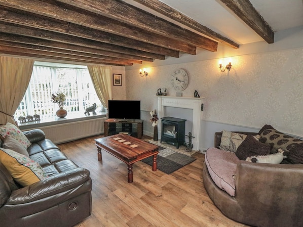 Cottage | Living area