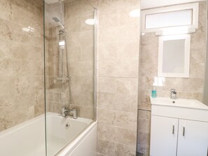 Shower - Manor View (Oakham)