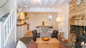 Cottage | Living room | TV