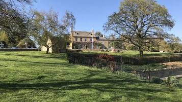 平房 | 住宿地面