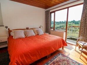 3 bedrooms, individually decorated, individually furnished, free WiFi