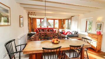 Cottage | Private kitchen | Cookware/dishes/utensils