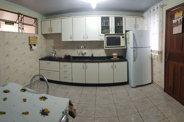 Fridge, microwave, stovetop, electric kettle