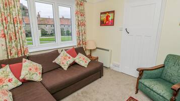 Cottage | Living room | Fireplace