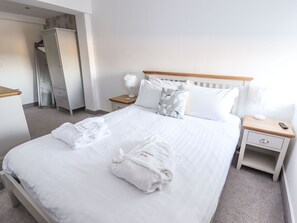 3 bedrooms, individually decorated, individually furnished, free WiFi