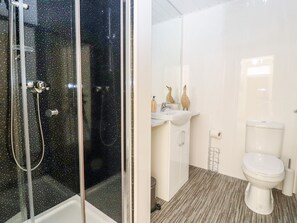 Cottage | Bathroom | Shower - Park View (Llandudno)