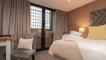 2 bedrooms, individually decorated, individually furnished, free WiFi