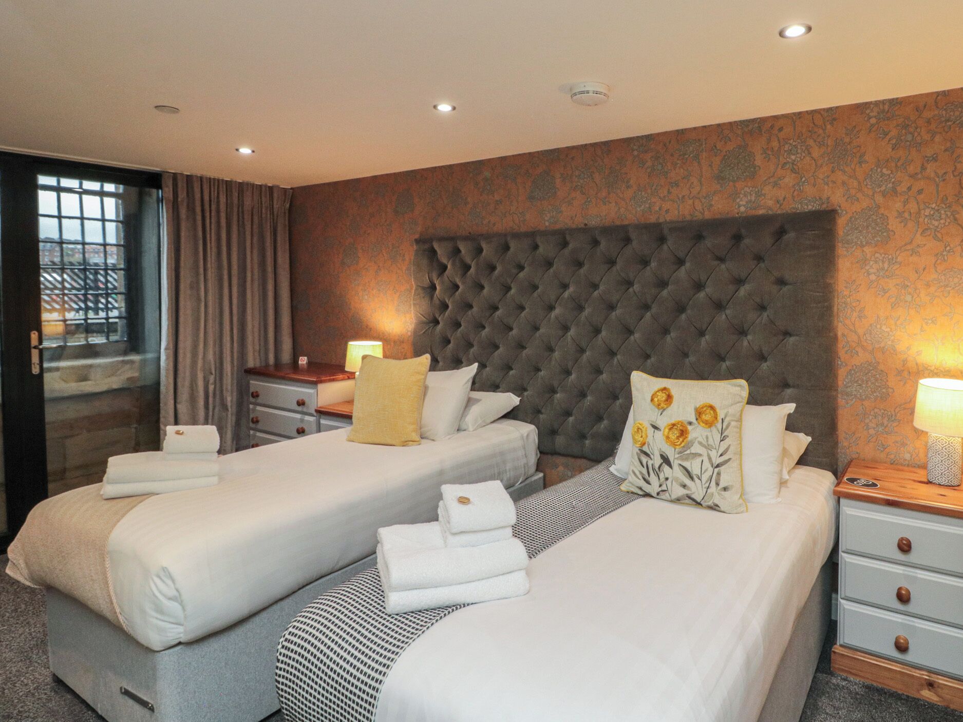 2 bedrooms, individually decorated, individually furnished, free WiFi