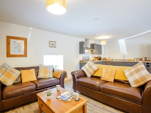 Cottage | Living area | TV