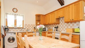 Ferienhaus | Eigene Küche | Geschirrspüler, Hochstuhl, Kochgeschirr/Geschirr/Besteck