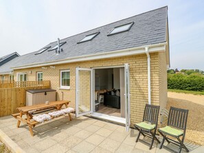 Cottage | Terrace/patio - 6 Yarmouth Cottages (Freshwater)