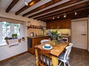 コテージ | 専用キッチン | 電子レンジ、電気ポット、トースター、ハイチェア