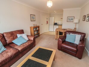Cottage | Living area