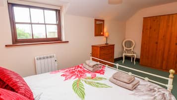 Cottage | 3 bedrooms, individually decorated, individually furnished, free WiFi