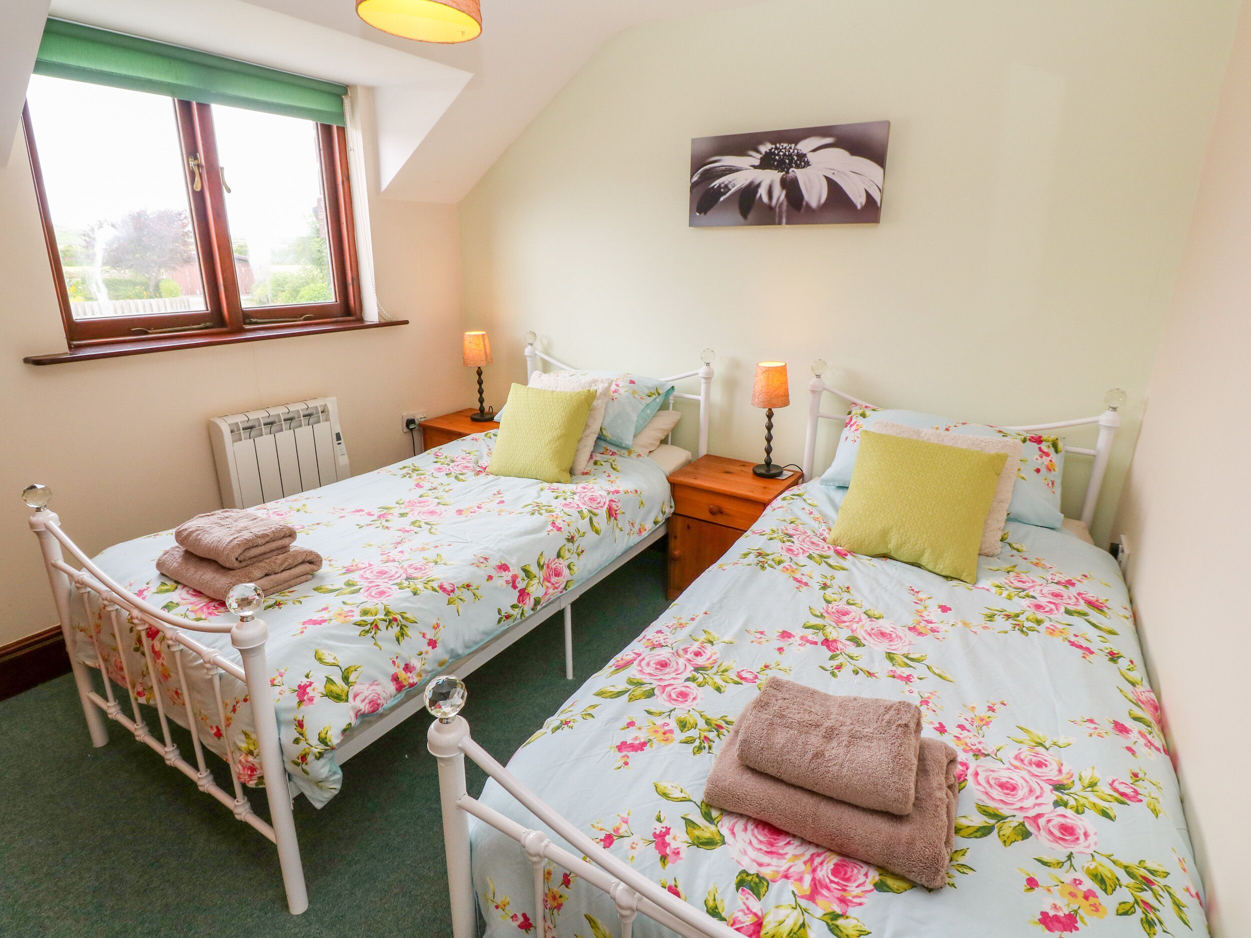 Cottage | 3 bedrooms, individually decorated, individually furnished, free WiFi