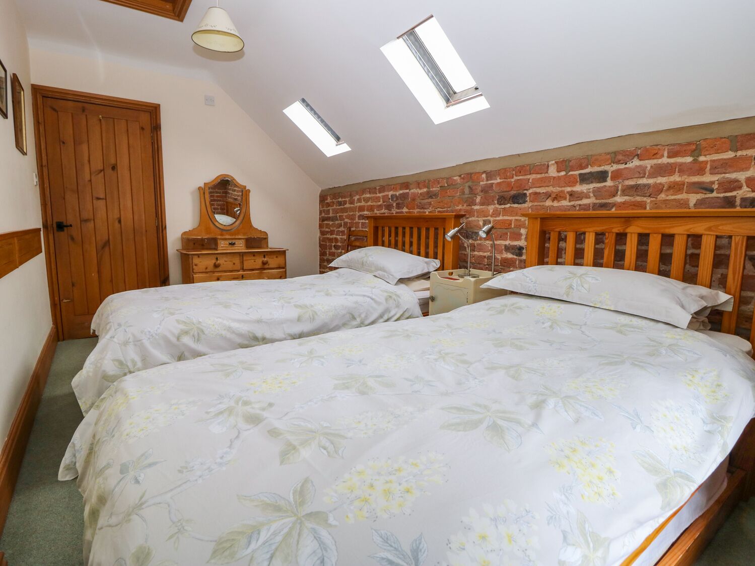 Cottage | 2 bedrooms, individually decorated, individually furnished, free WiFi