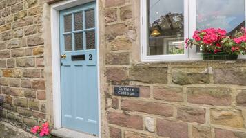 Cottage | Interior