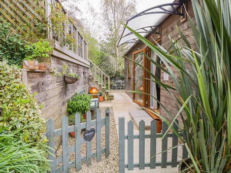 Cottage | Property grounds